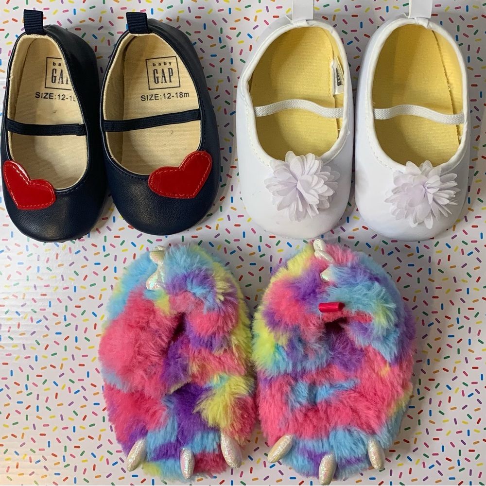 Baby girl shoes 12-18  M/Hb Girl Shoes 12-18 M/Wonder Nation Slippers Size 2